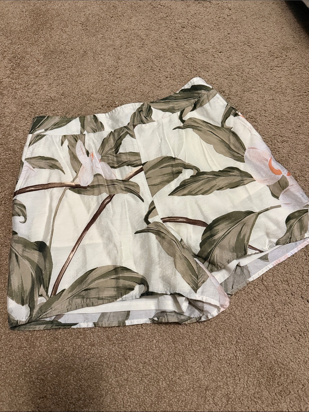 Express High Waist Floral Leaf Print Shorts - White, Green, Brown